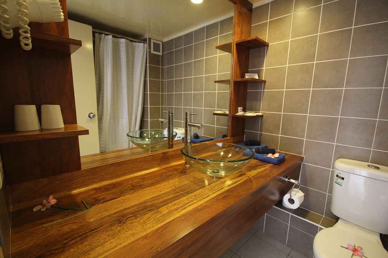 Melanesian Vanuatu Hotel Orchid Bathroom